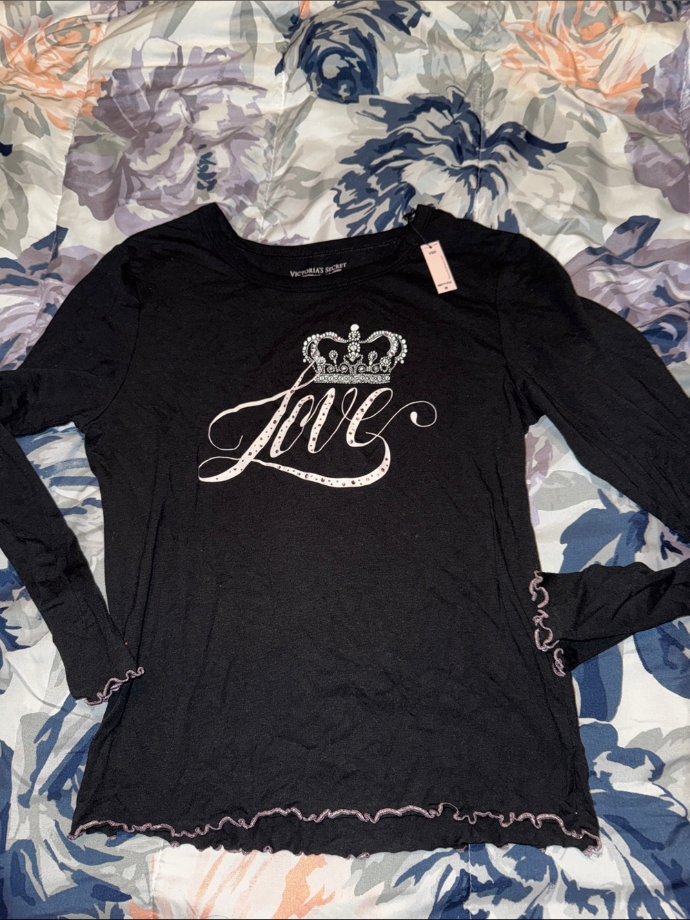 NWT Victoria's Secret Black Long-Sleeve 'Love' Crown Graphic Pajama Top